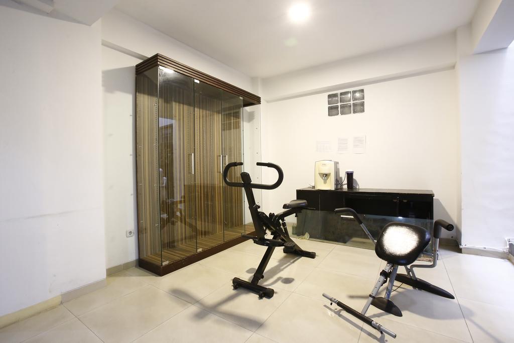 Reddoorz Near Cilandak Town Square Hotel Jakarta Exterior photo