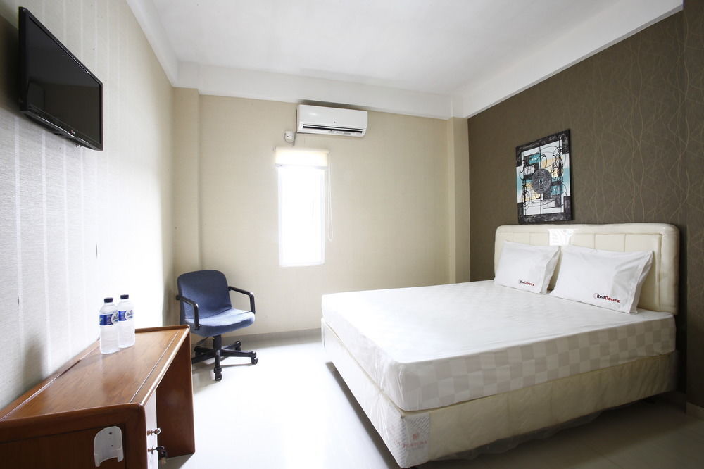 Reddoorz Near Cilandak Town Square Hotel Jakarta Exterior photo
