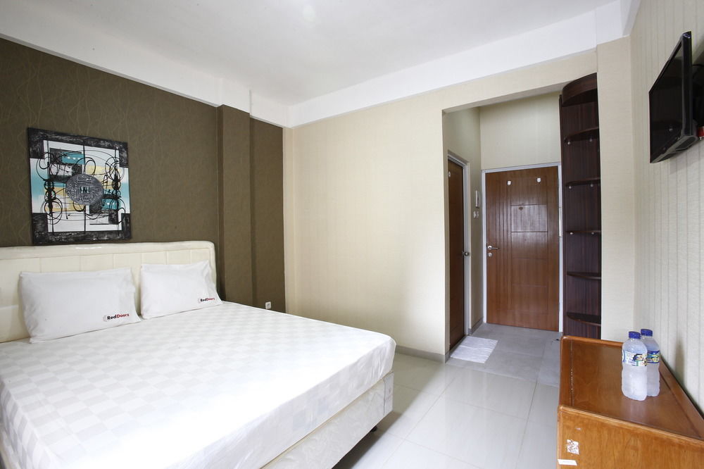 Reddoorz Near Cilandak Town Square Hotel Jakarta Exterior photo